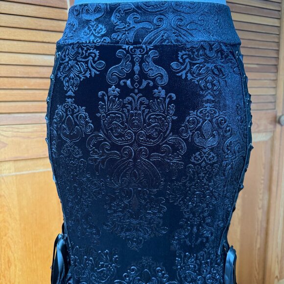 Gothic Victorian Vkei Velvet Eden Black Damask Velvet Lace-Up Ruffle Skirt S - Picture 3 of 8